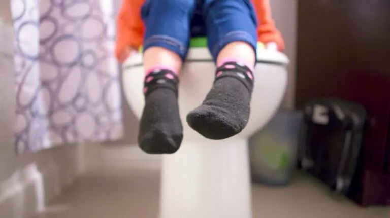 A Step-By-Step Guide To Potty Training Your Little One