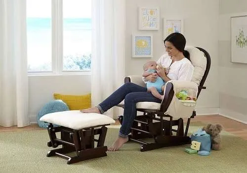 10 Best Chairs for Breastfeeding Baby