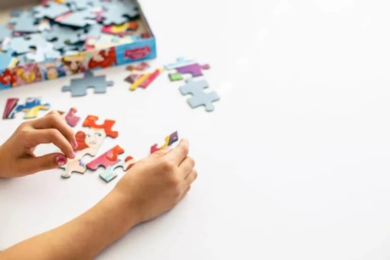 21 Easy Ways to Keep a Toddler Entertained: Mess-Free, Affordable Activities